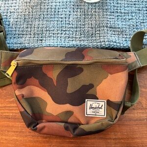 Herschel Supply Company Woodland Camo Waist Bag - Green/Brown - NWOT
